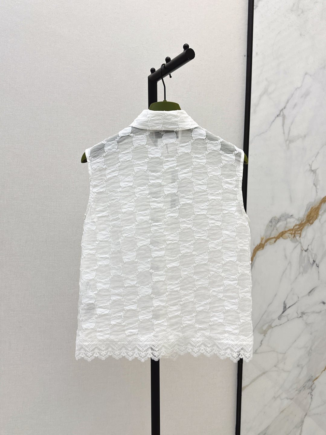 Gu 25ss jacquard lace vest