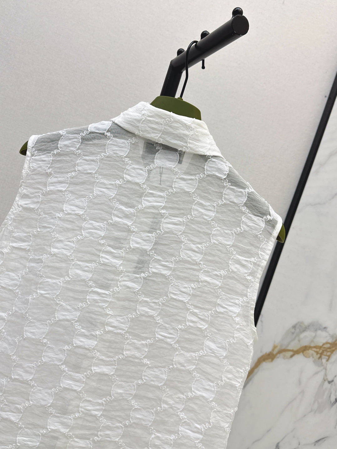Gu 25ss jacquard lace vest
