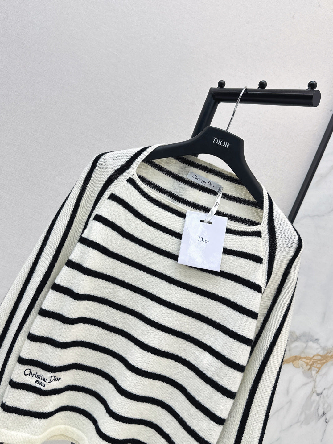 CD 25ss miss D sweater