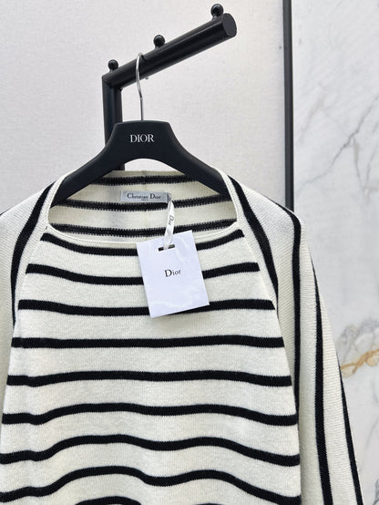 CD 25ss miss D sweater