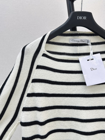 CD 25ss miss D sweater