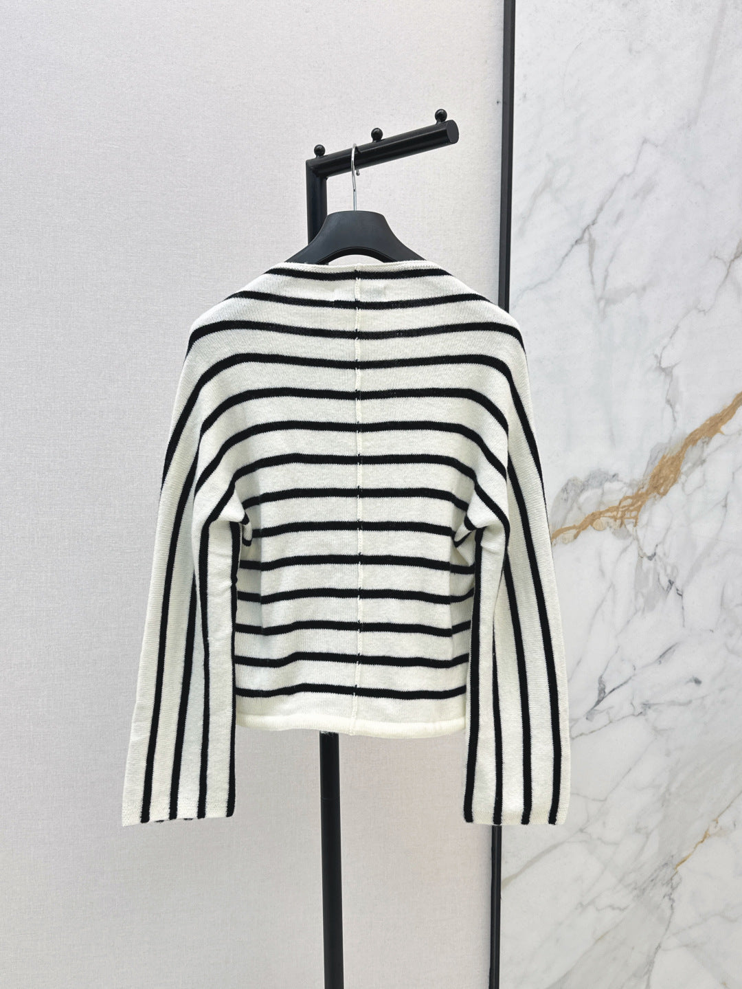 CD 25ss miss D sweater