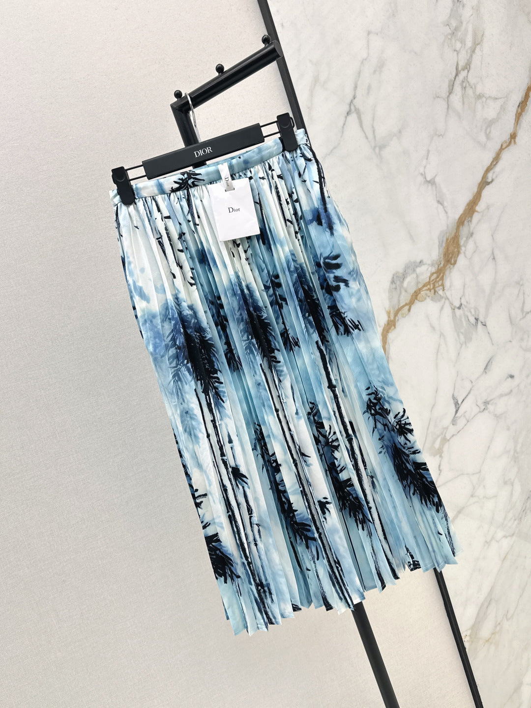 CD 25ss pleated skirt