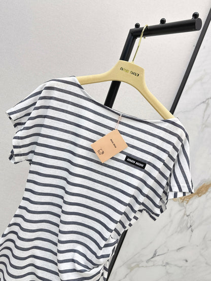 Miu 25ss off-shoulder t-shirt