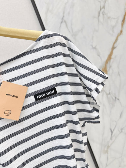 Miu 25ss off-shoulder t-shirt