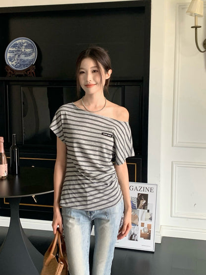 Miu 25ss off-shoulder t-shirt