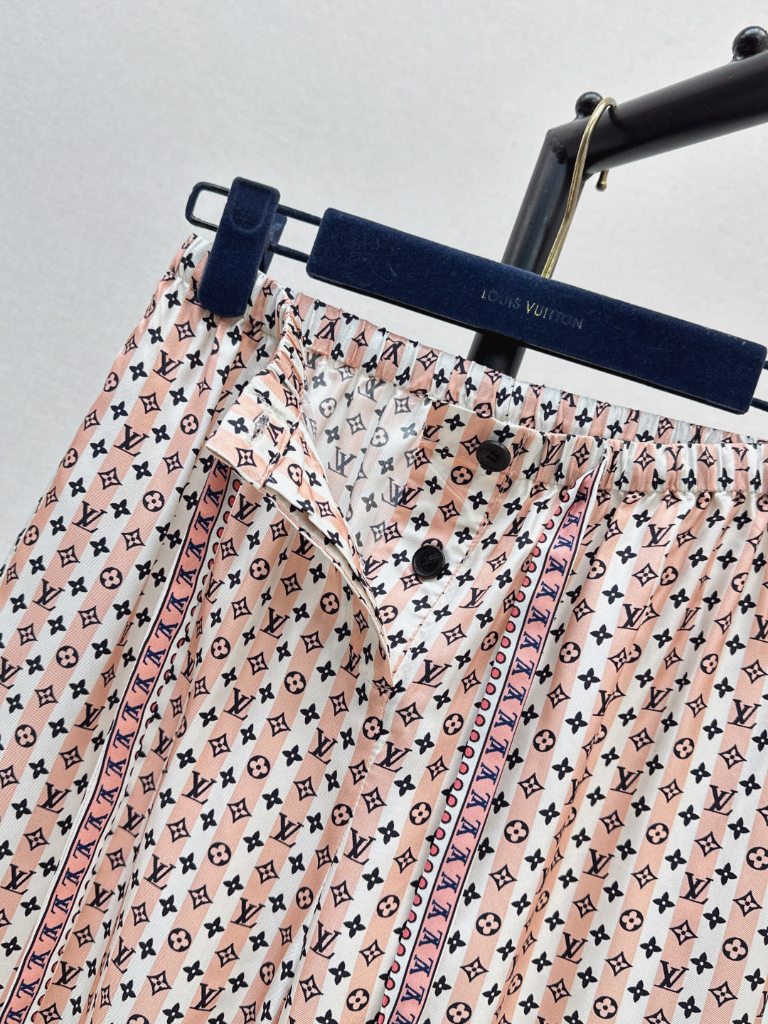 Louis 25ss Silk pants