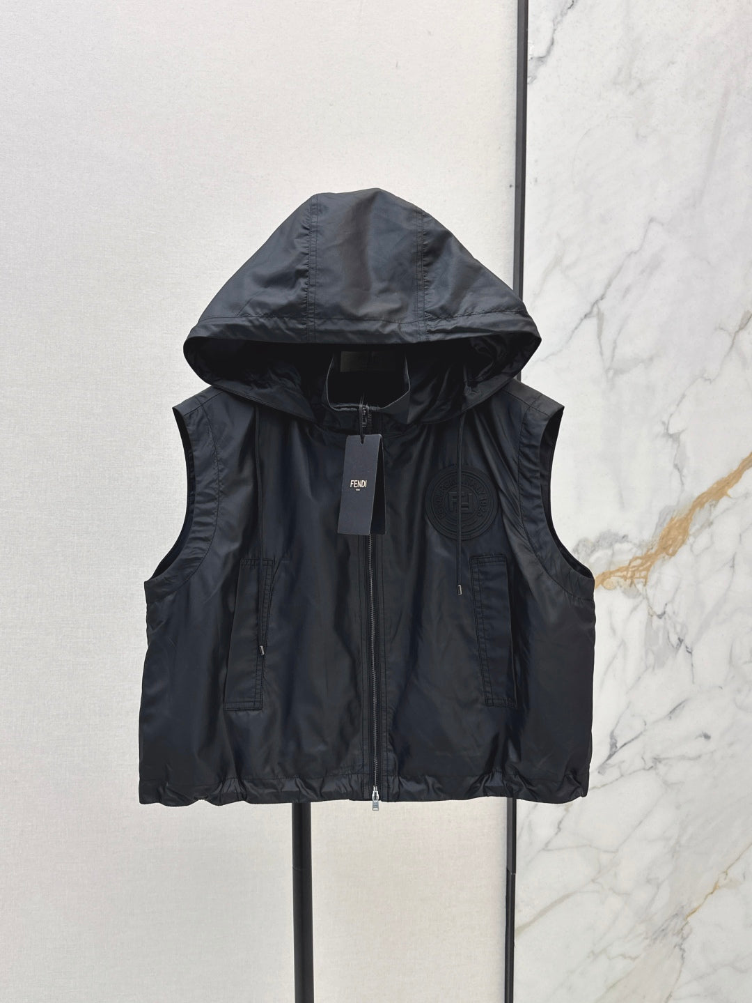 Fend 25ss sleeveless jacket