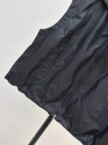 Fend 25ss sleeveless jacket