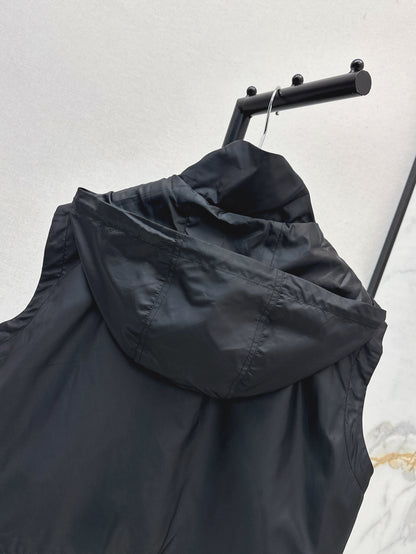 Fend 25ss sleeveless jacket