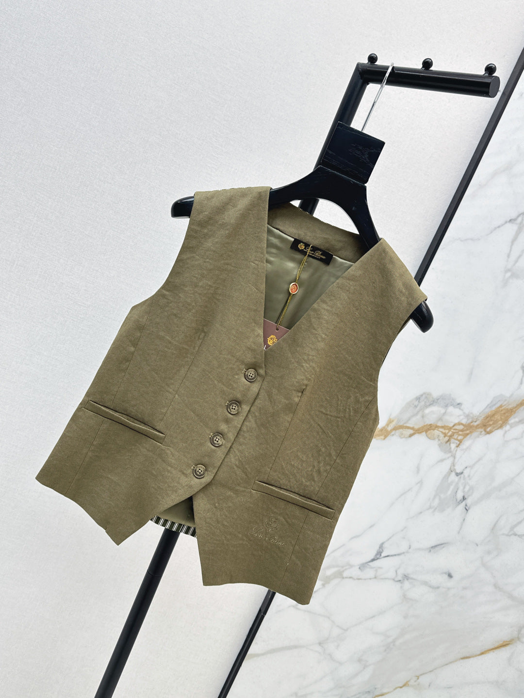 Loro 25ss linen vest