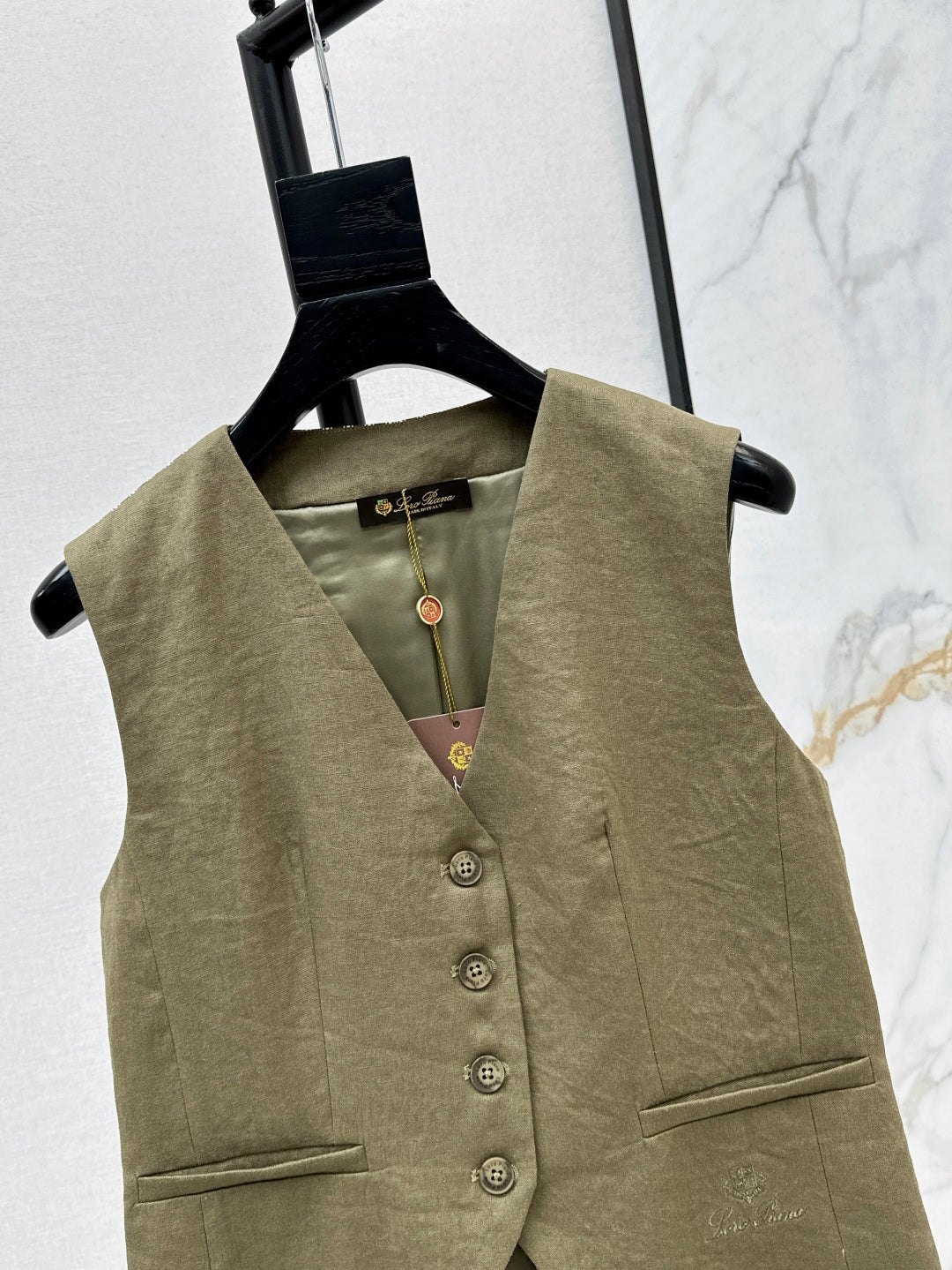 Loro 25ss linen vest