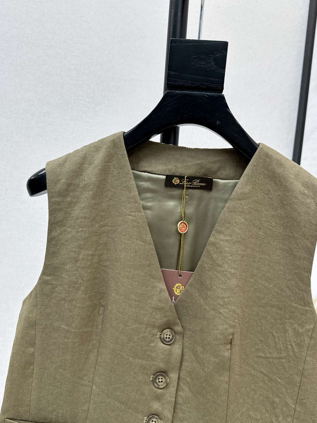 Loro 25ss linen vest