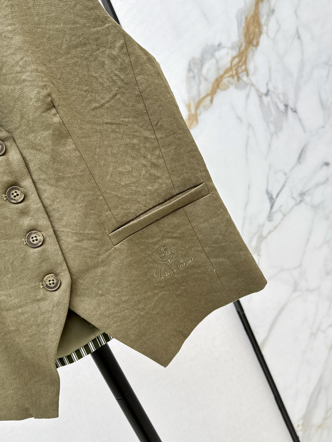 Loro 25ss linen vest