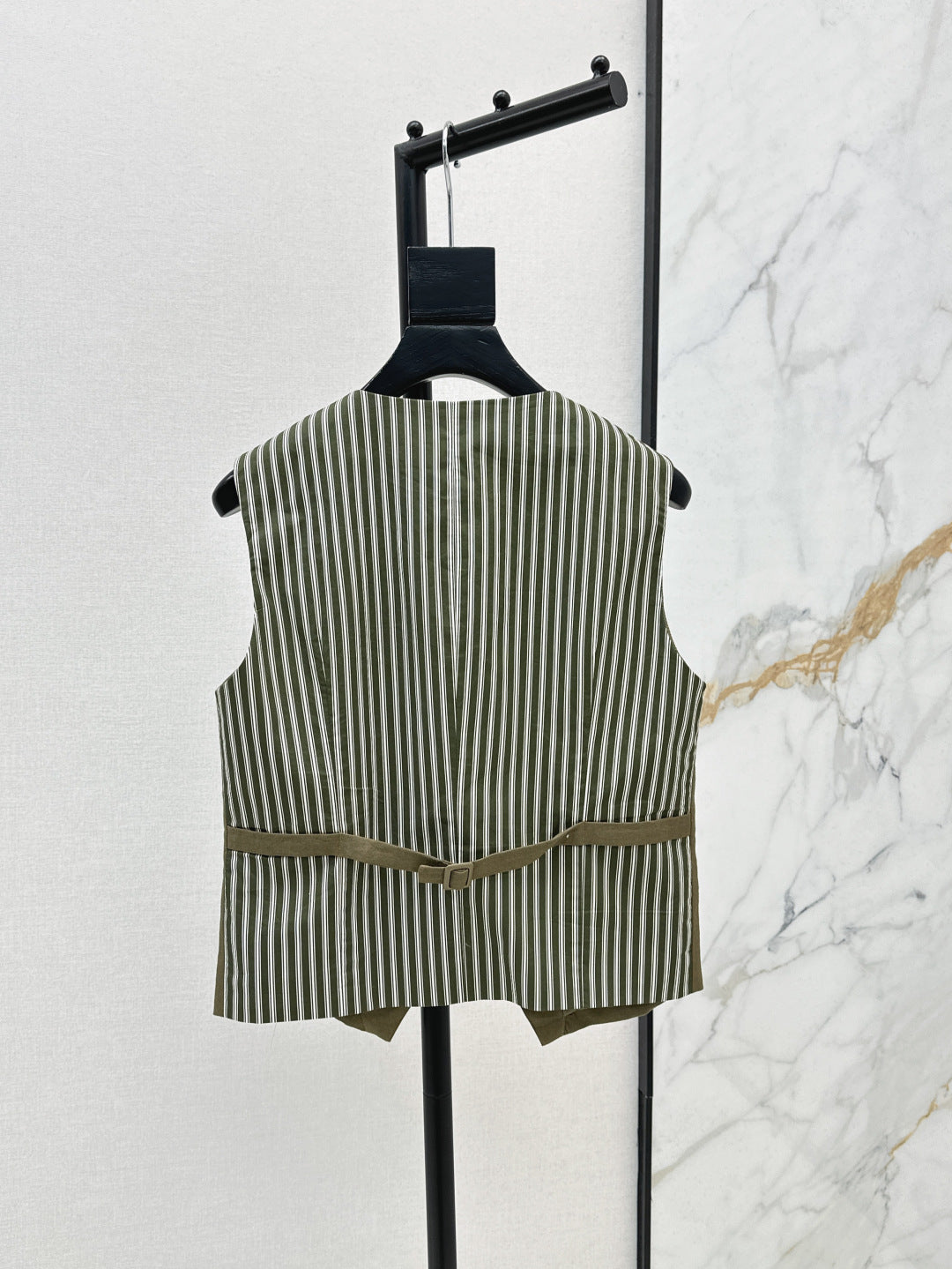Loro 25ss linen vest