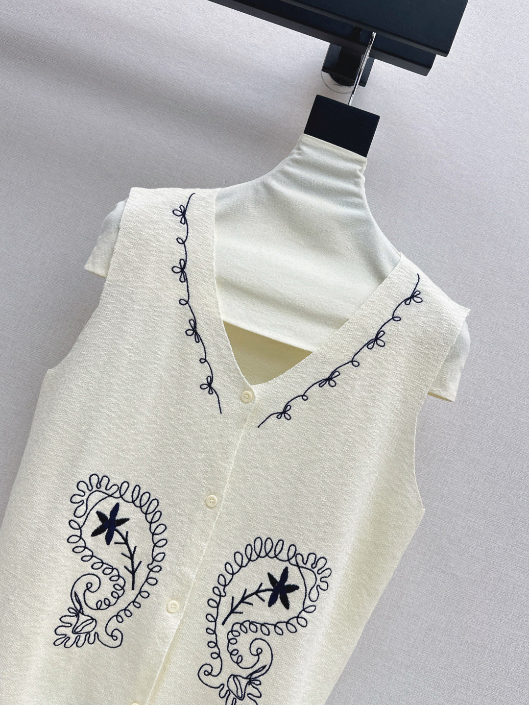 Max 25ss embroidered vest
