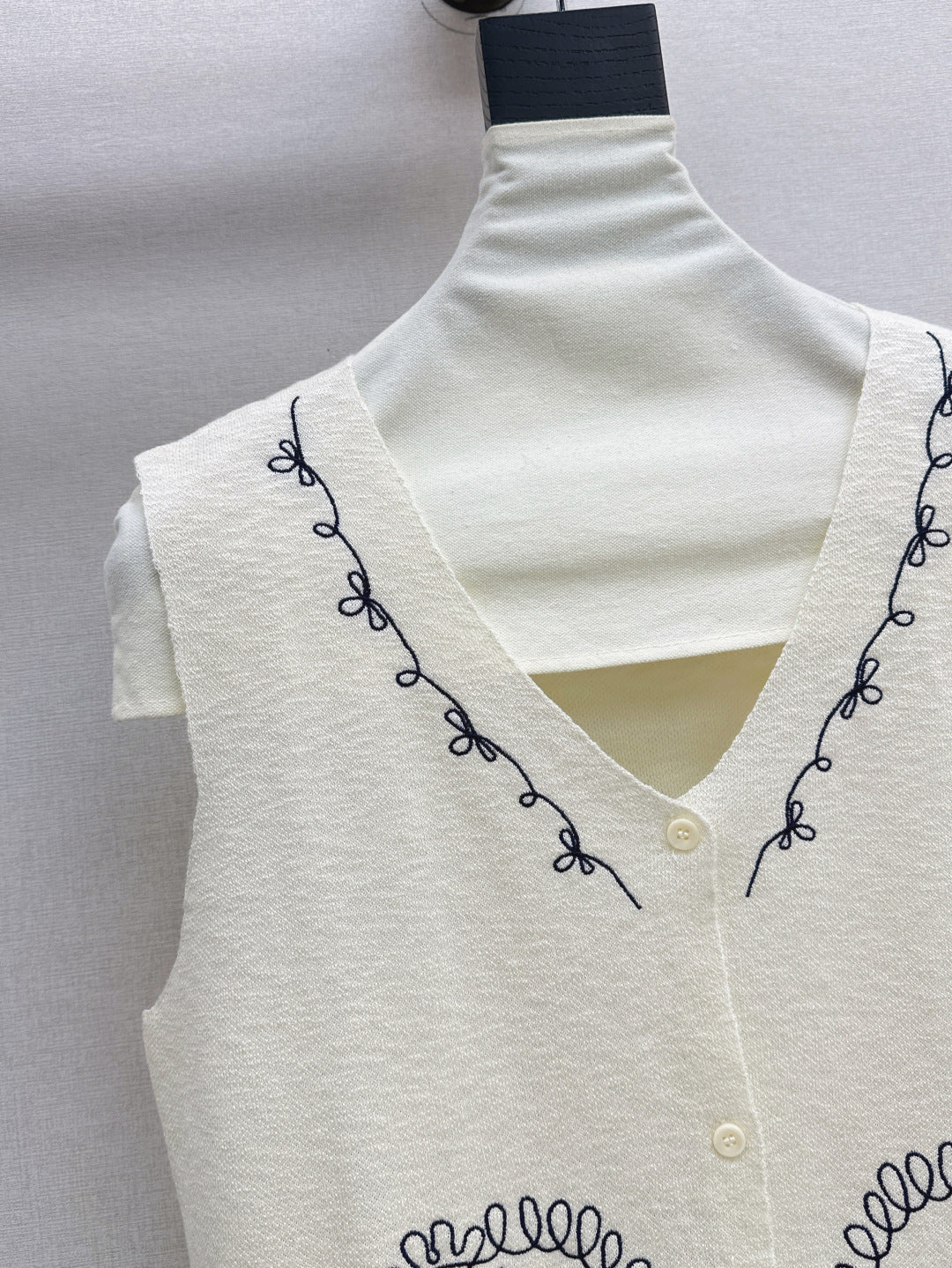 Max 25ss embroidered vest