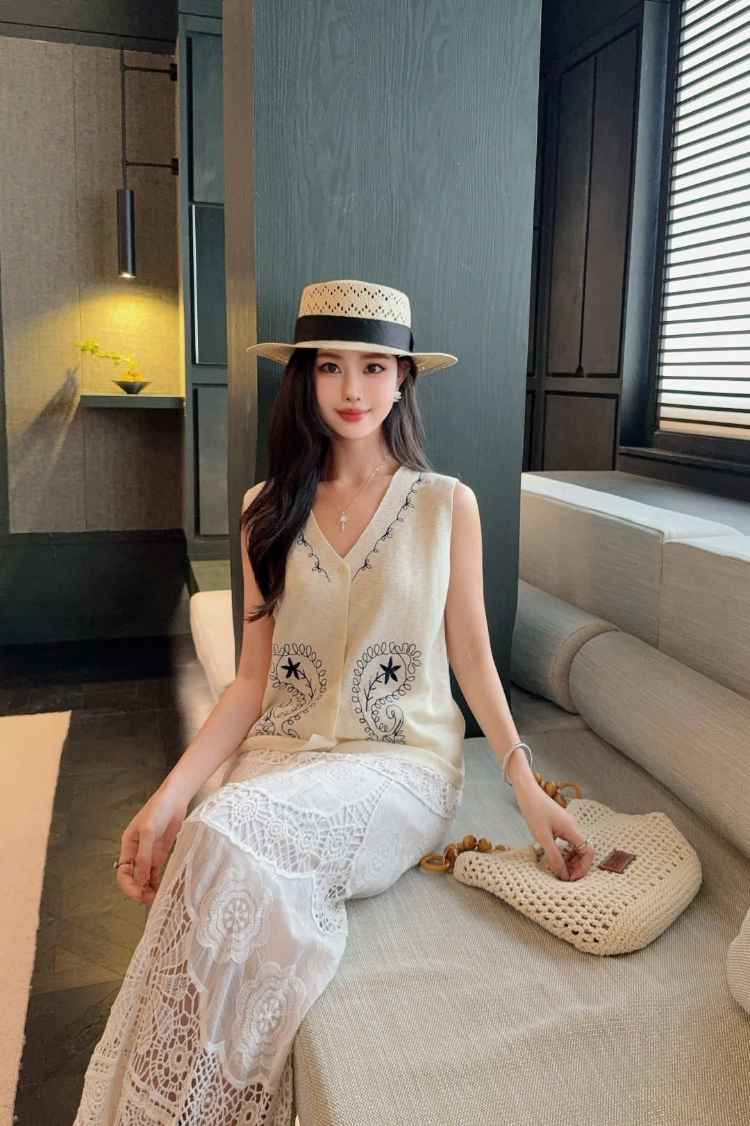 Max 25ss embroidered vest