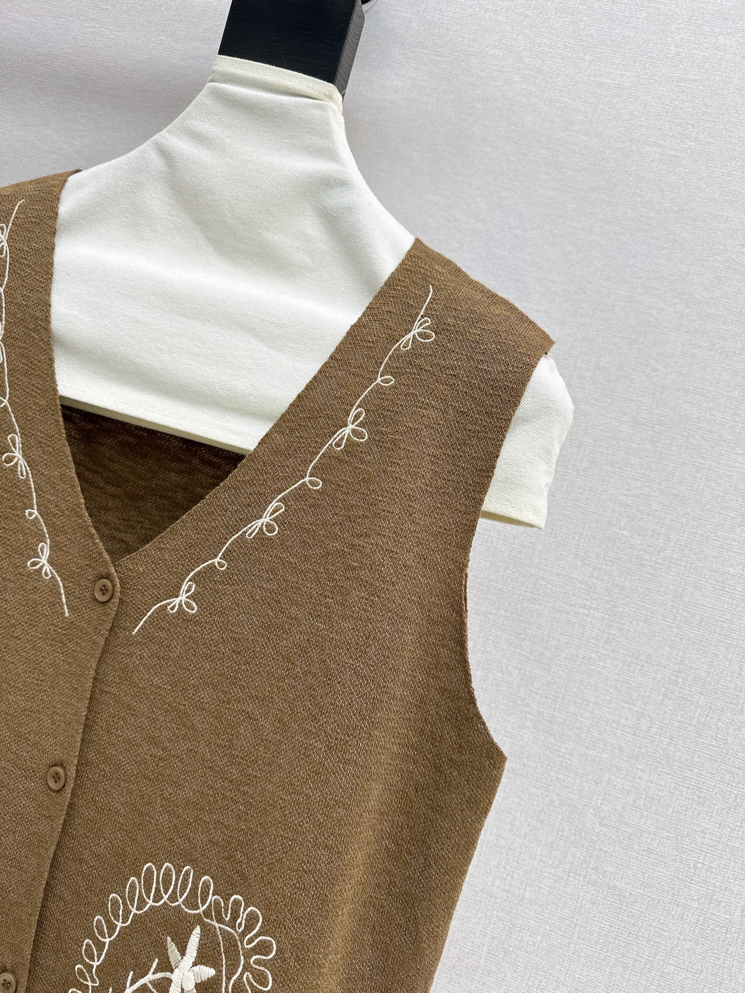 Max 25ss embroidered vest
