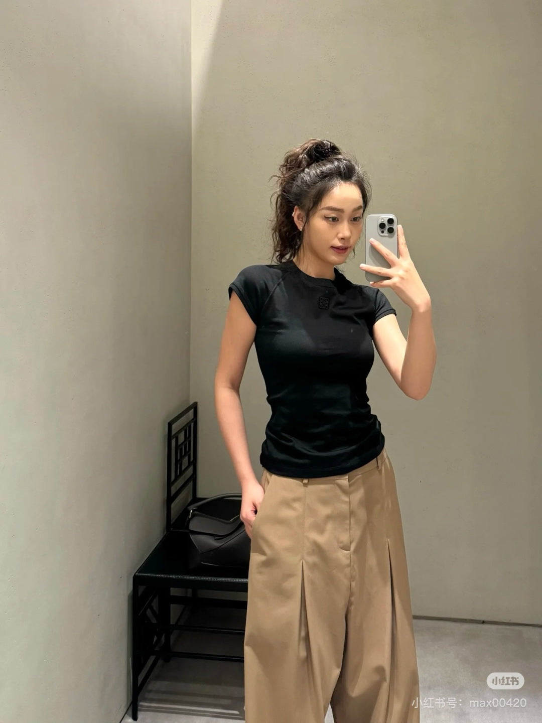 Loe 25ss embroidered t-shirt