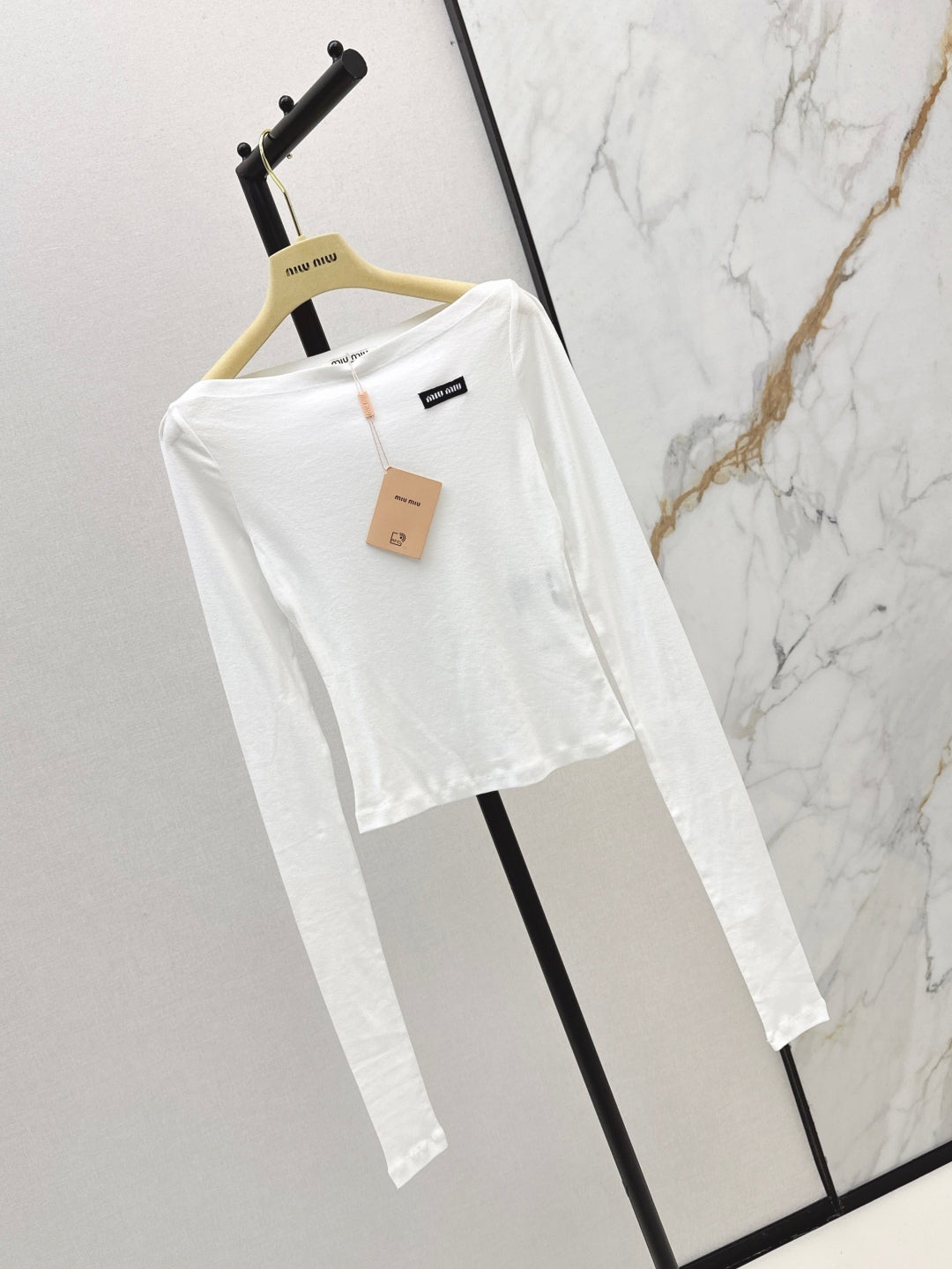 Miu 25ss off-shoulder shirt