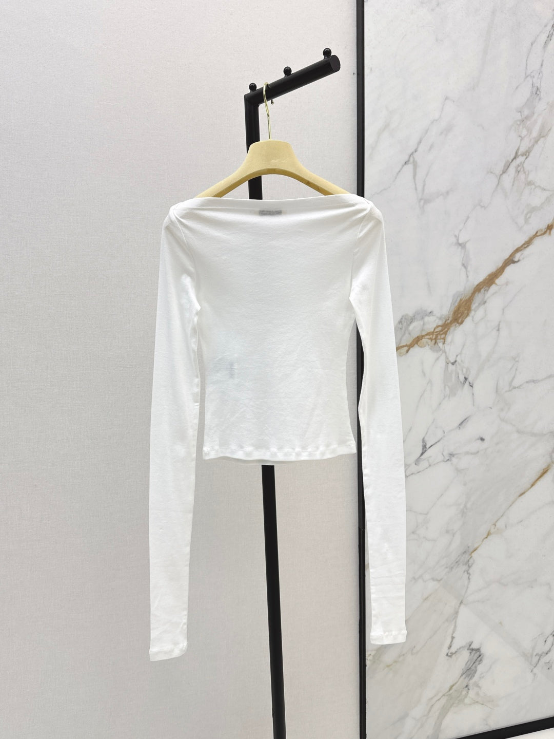 Miu 25ss off-shoulder shirt