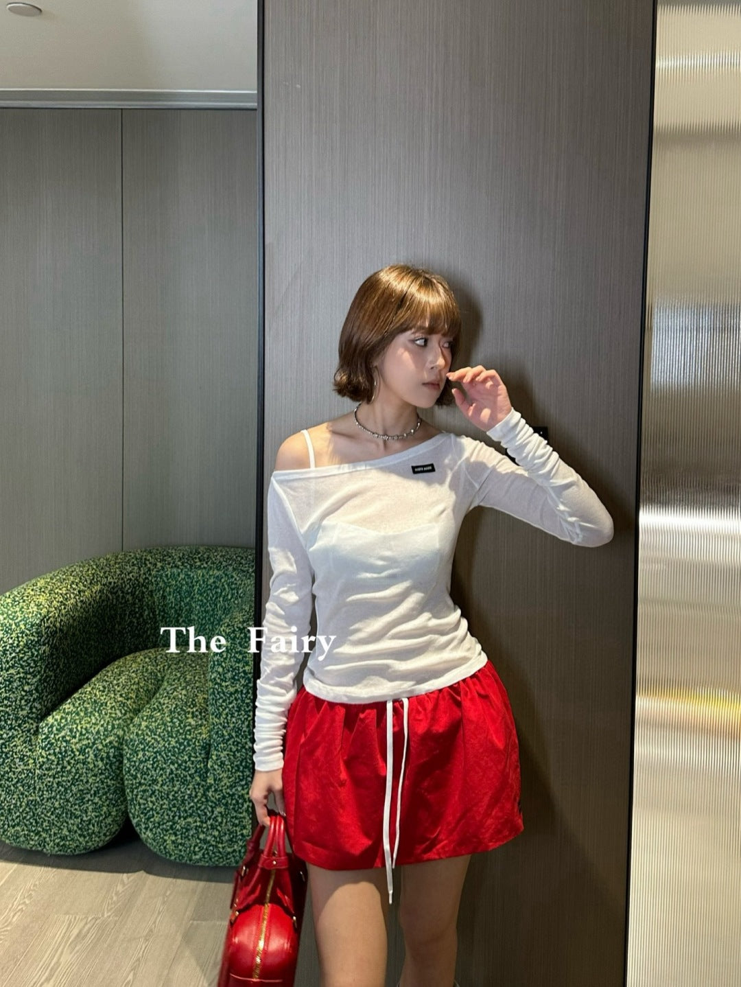Miu 25ss off-shoulder shirt