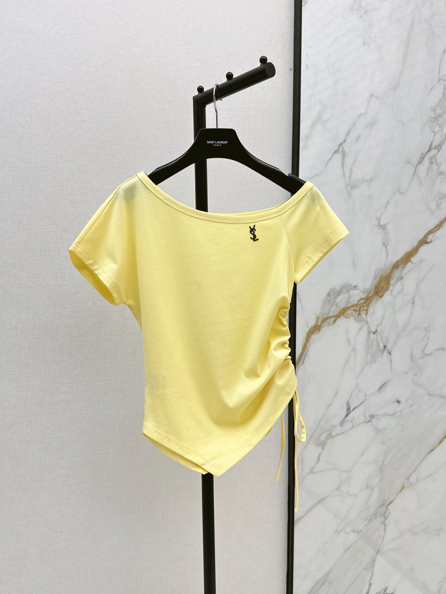 Saint lau 25ss off-shoulder shirt