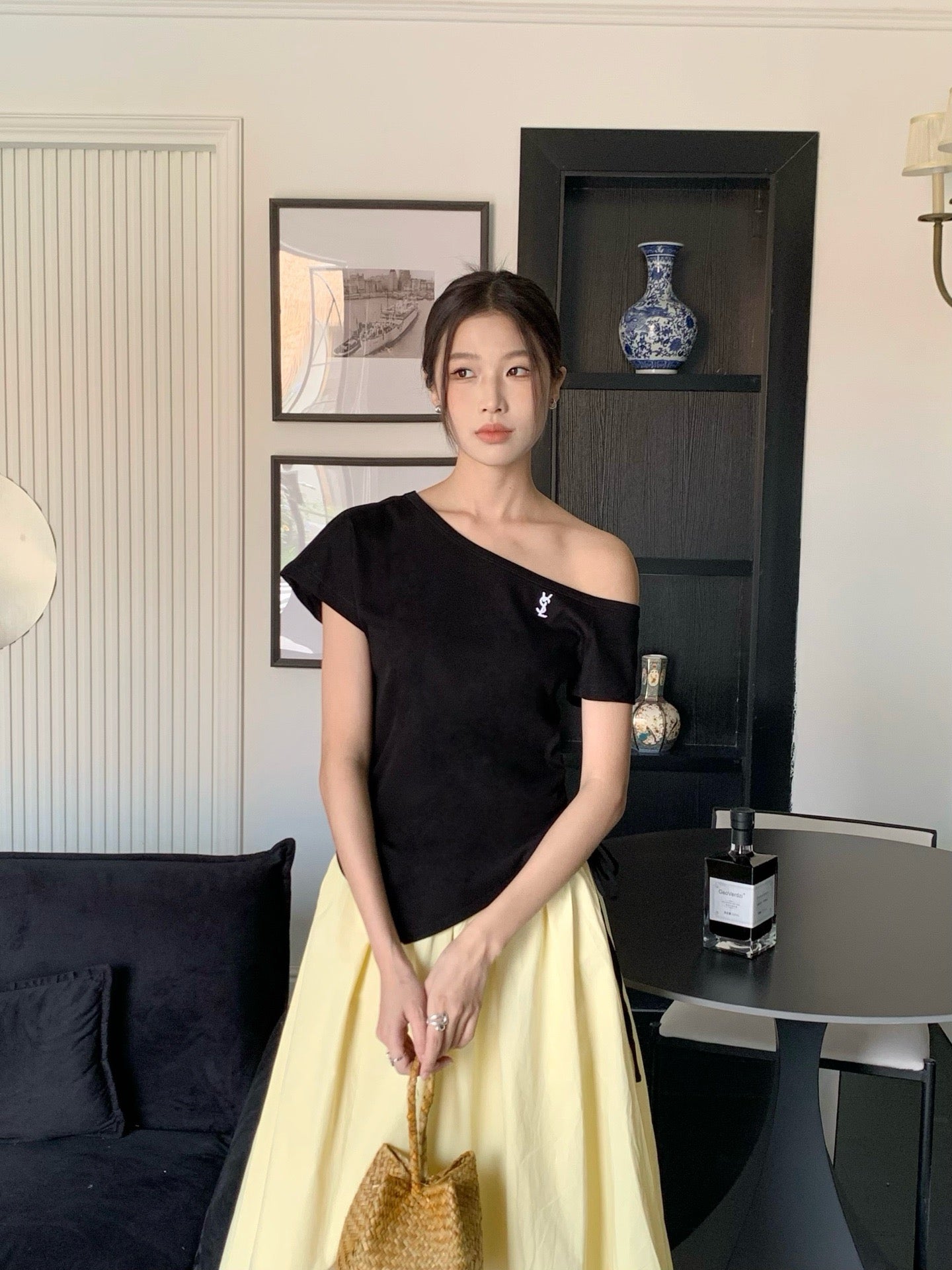 Saint lau 25ss off-shoulder shirt