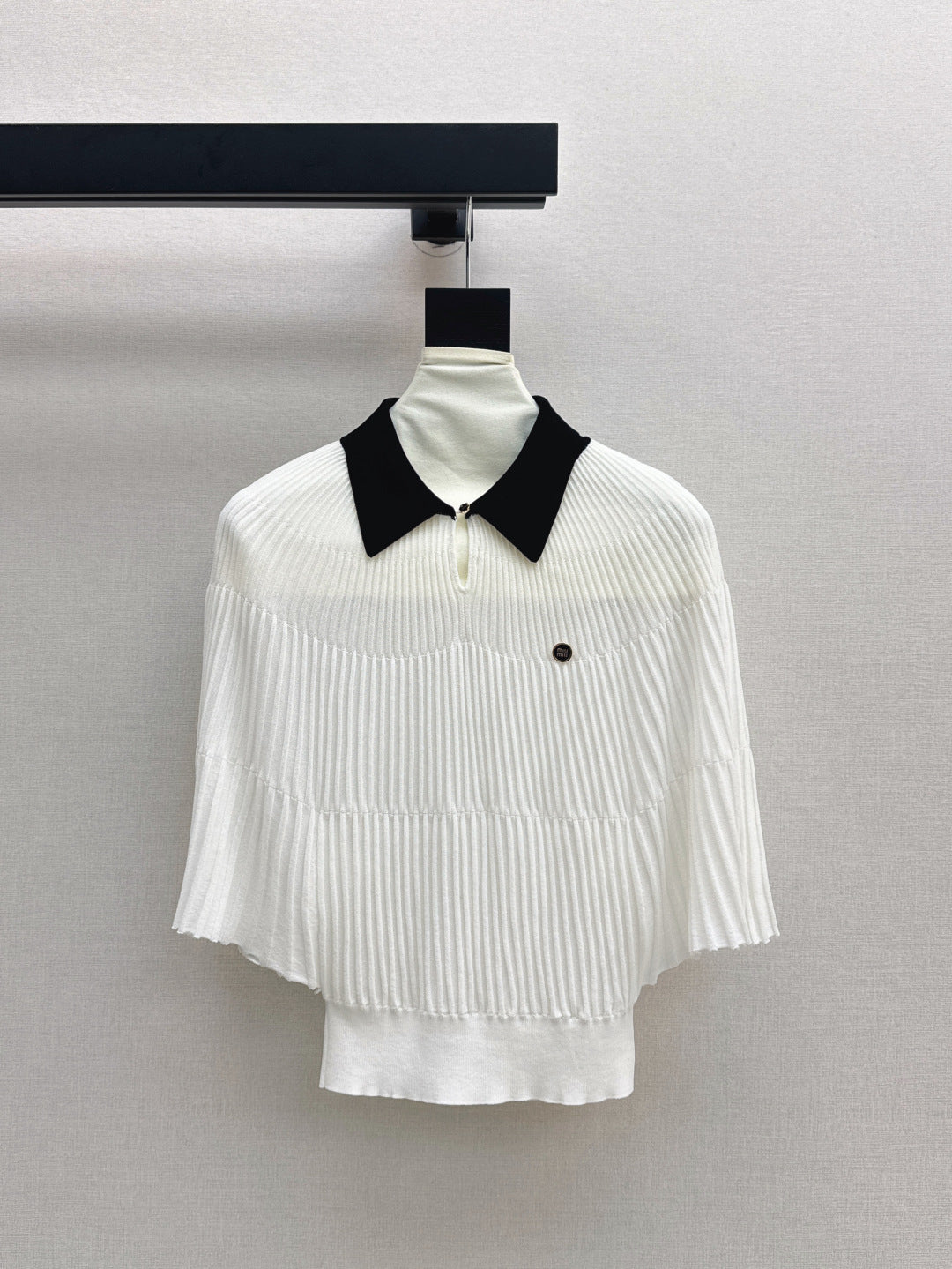 Miu 25ss knit cape shirt