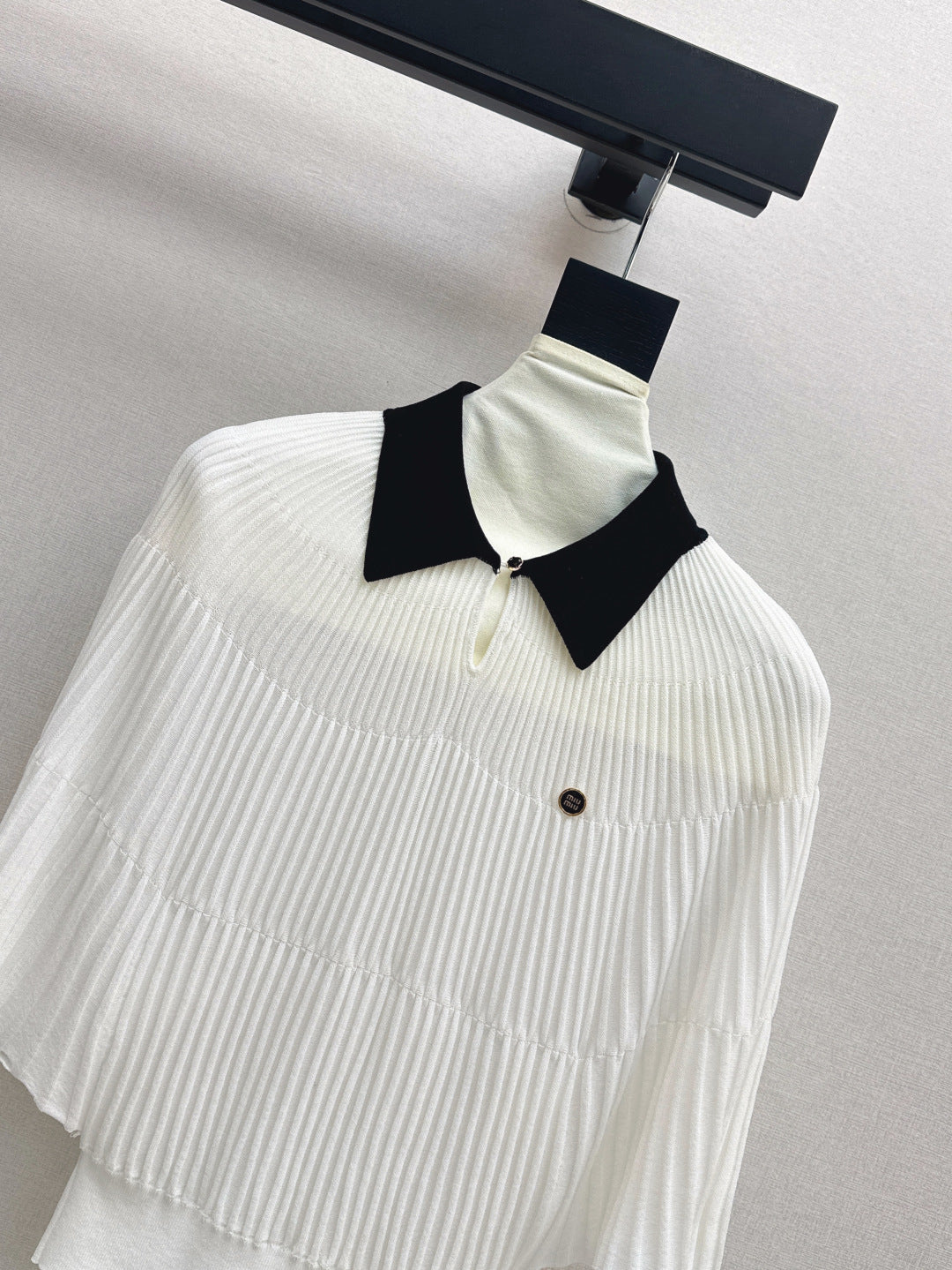Miu 25ss knit cape shirt