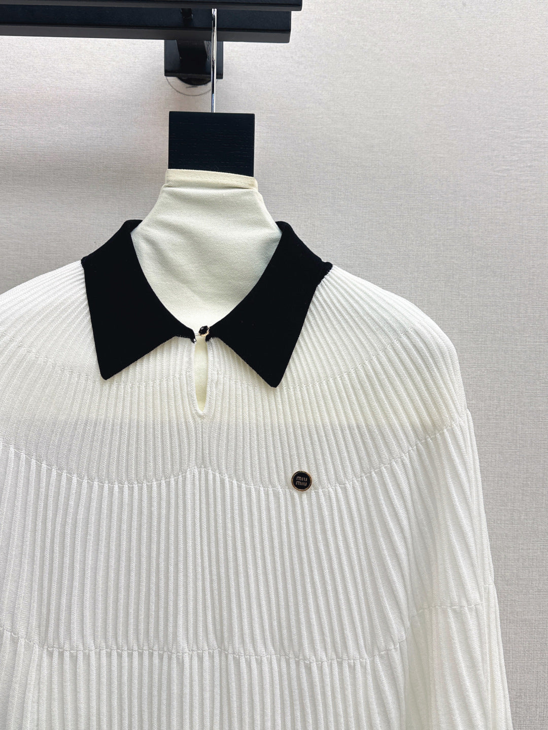 Miu 25ss knit cape shirt