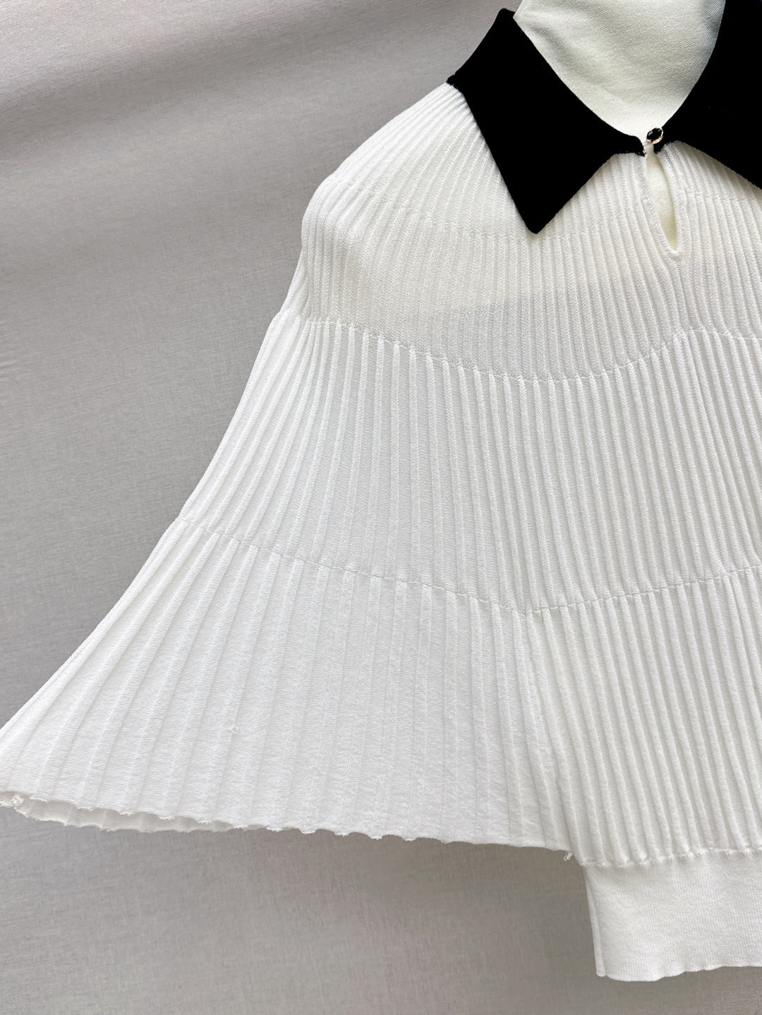 Miu 25ss knit cape shirt