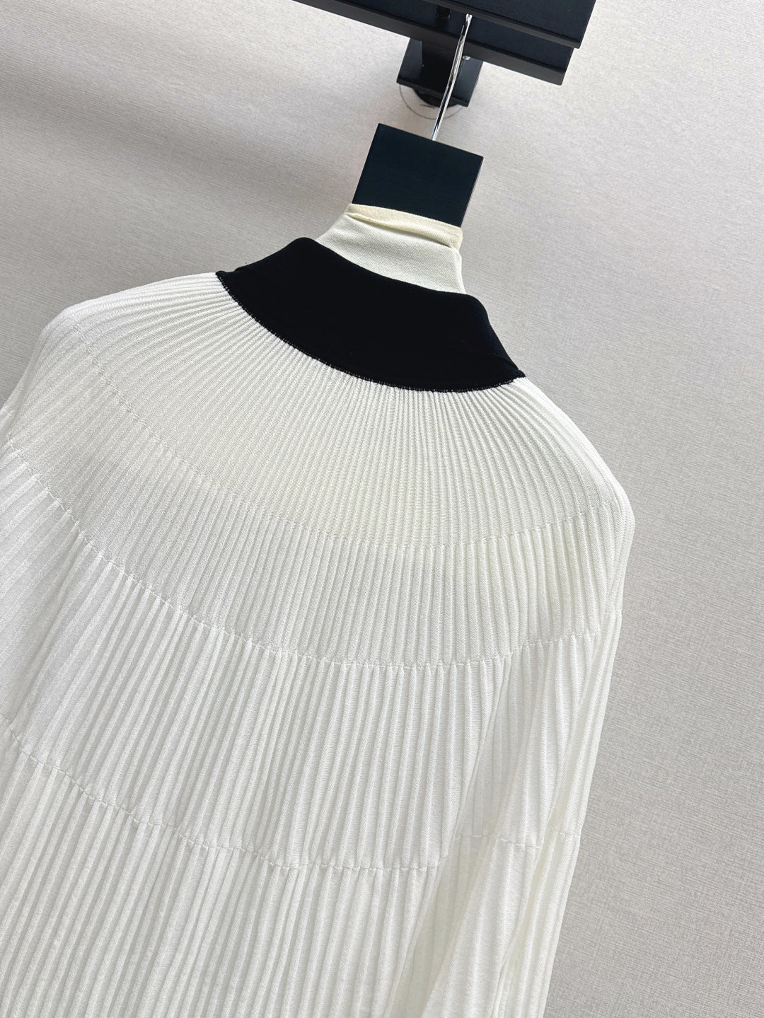 Miu 25ss knit cape shirt