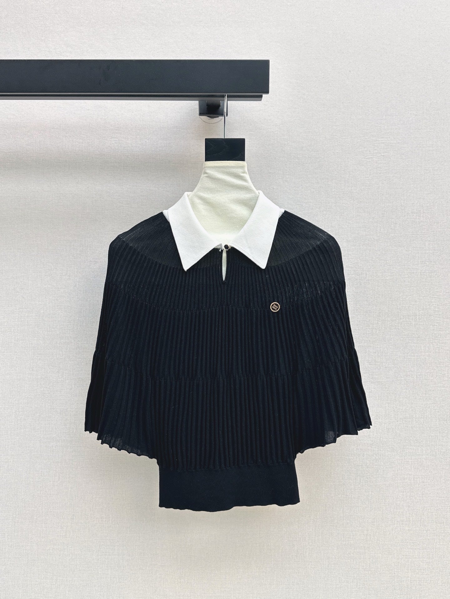 Miu 25ss knit cape shirt