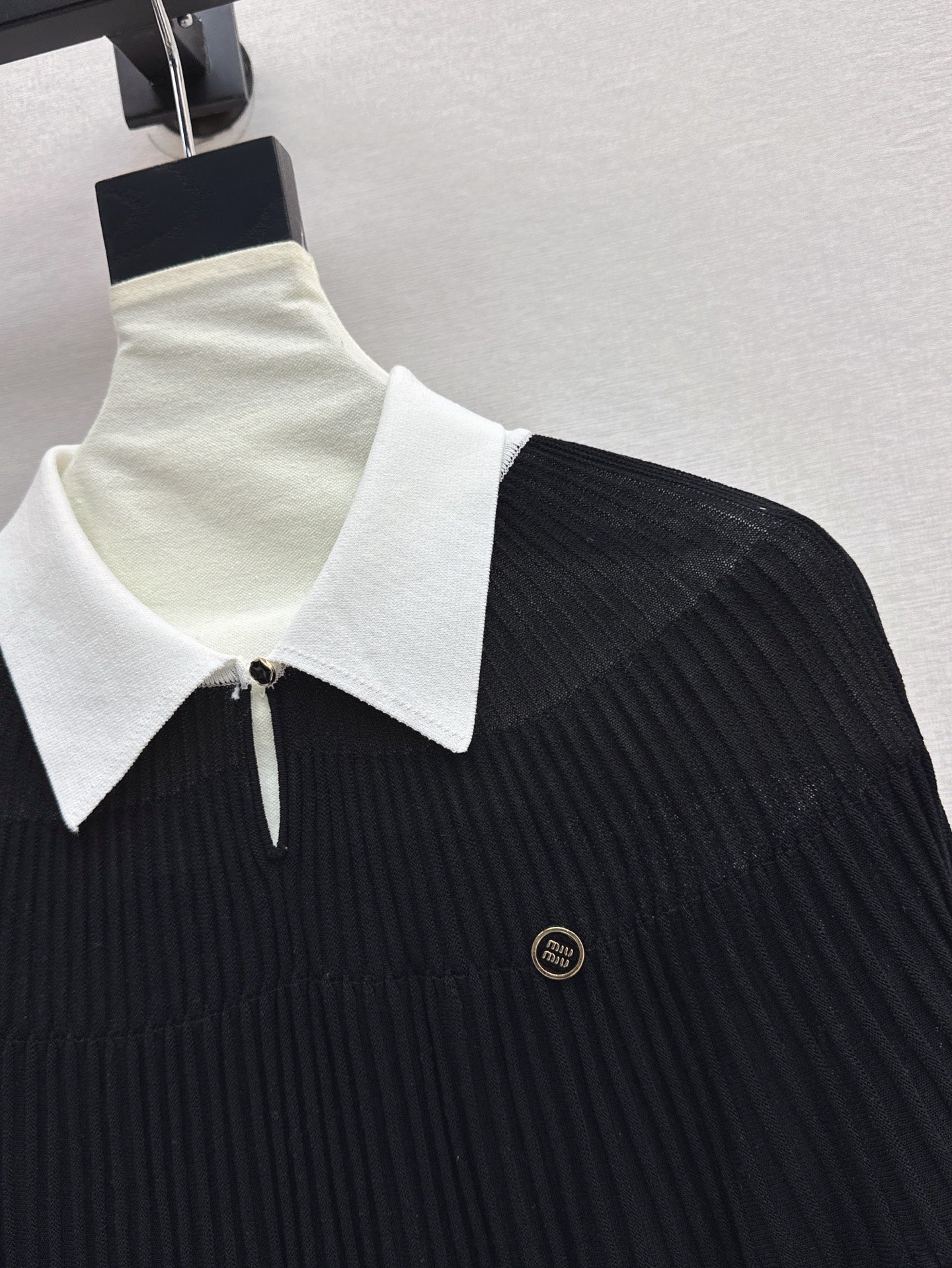 Miu 25ss knit cape shirt