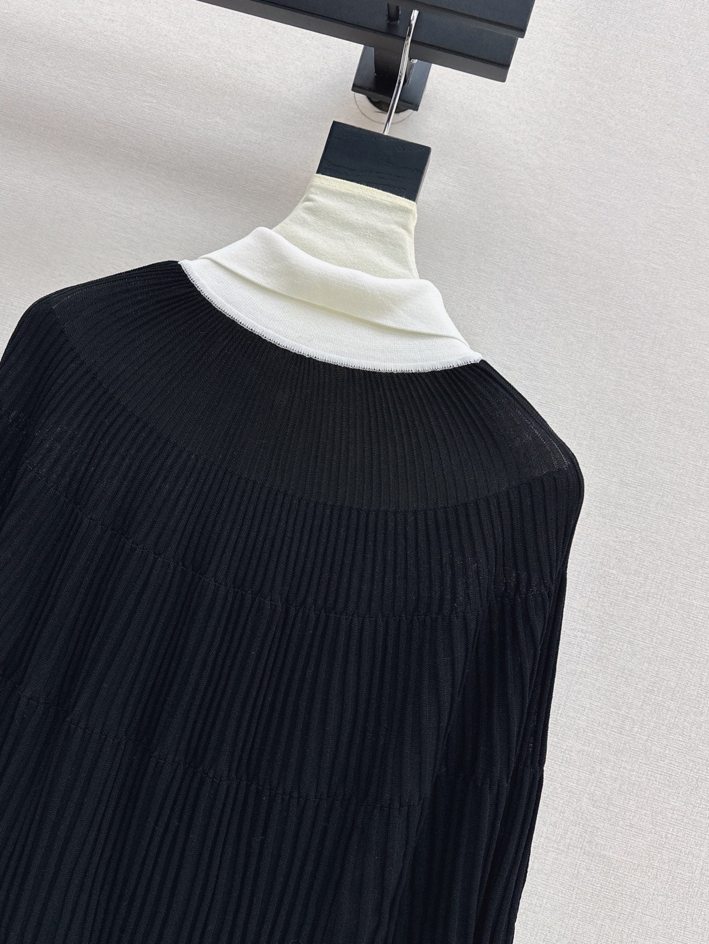 Miu 25ss knit cape shirt