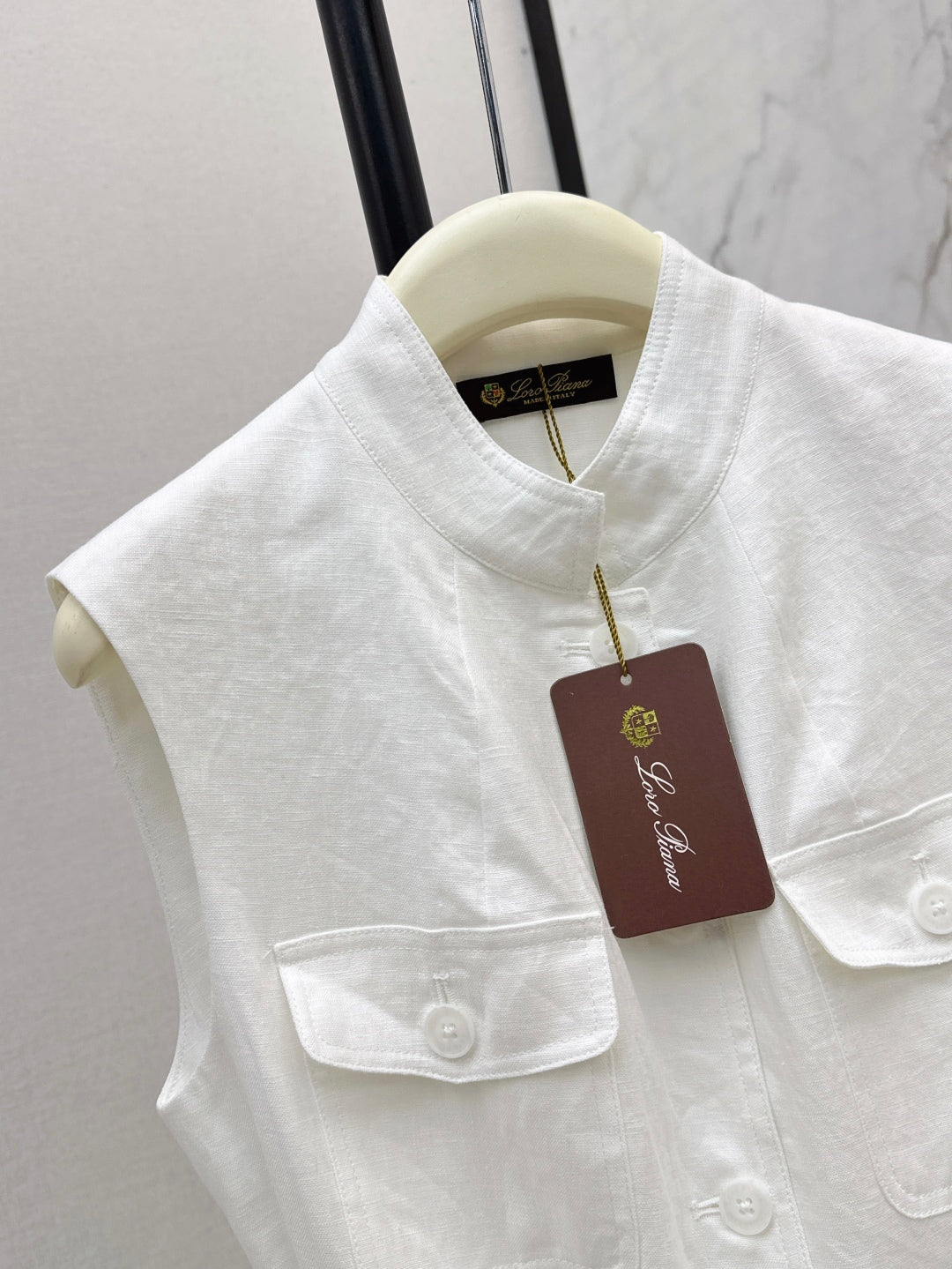 Loro 25ss Linen vest