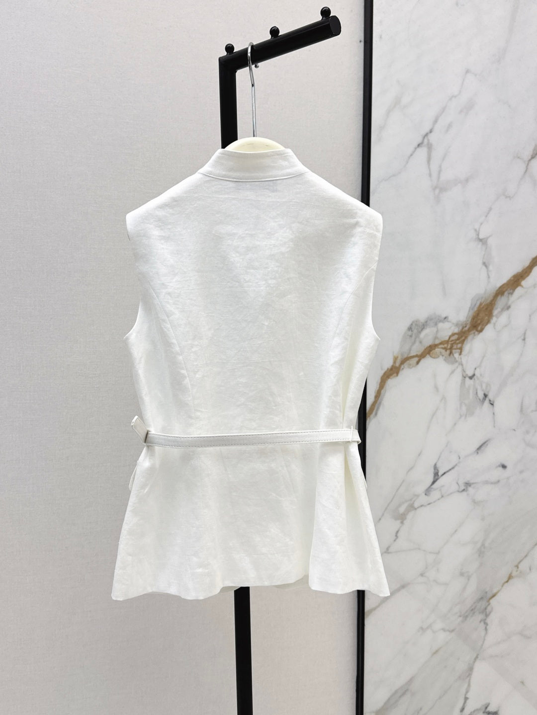 Loro 25ss Linen vest