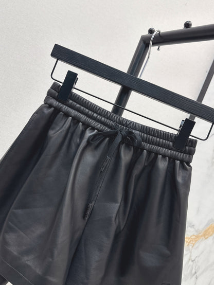 Loro 25fw leather short