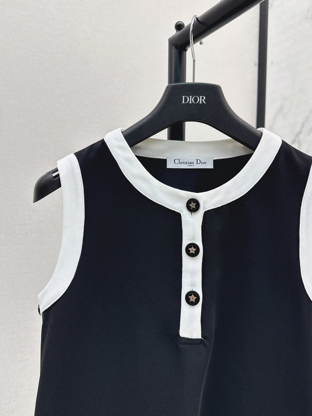 CD 25ss sleeveless dress