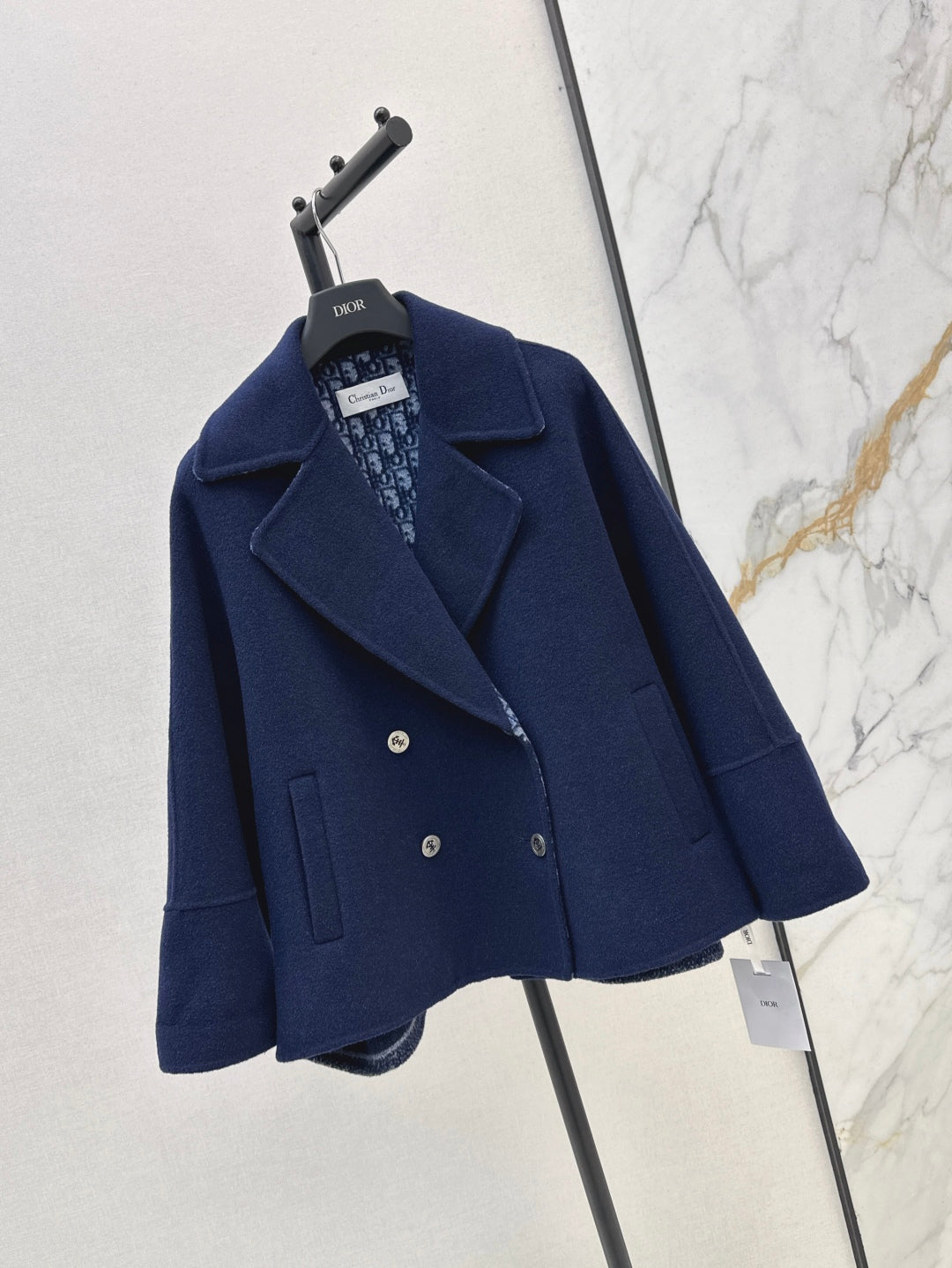 CD 25fw reversible coat