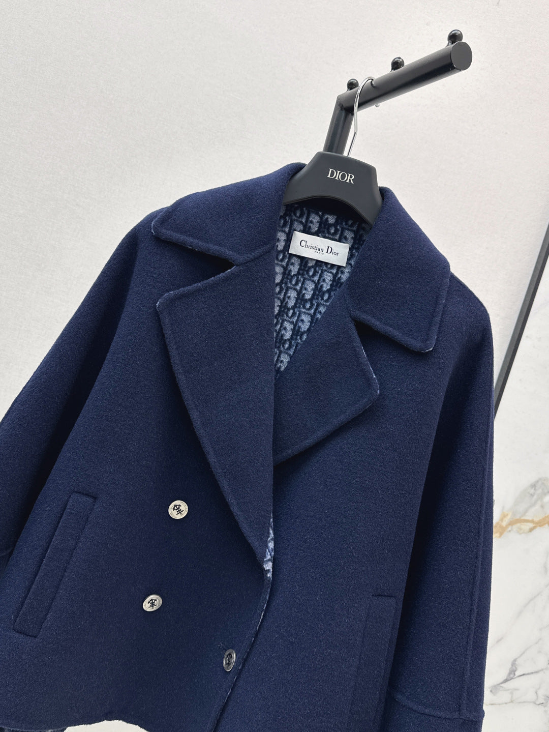 CD 25fw reversible coat