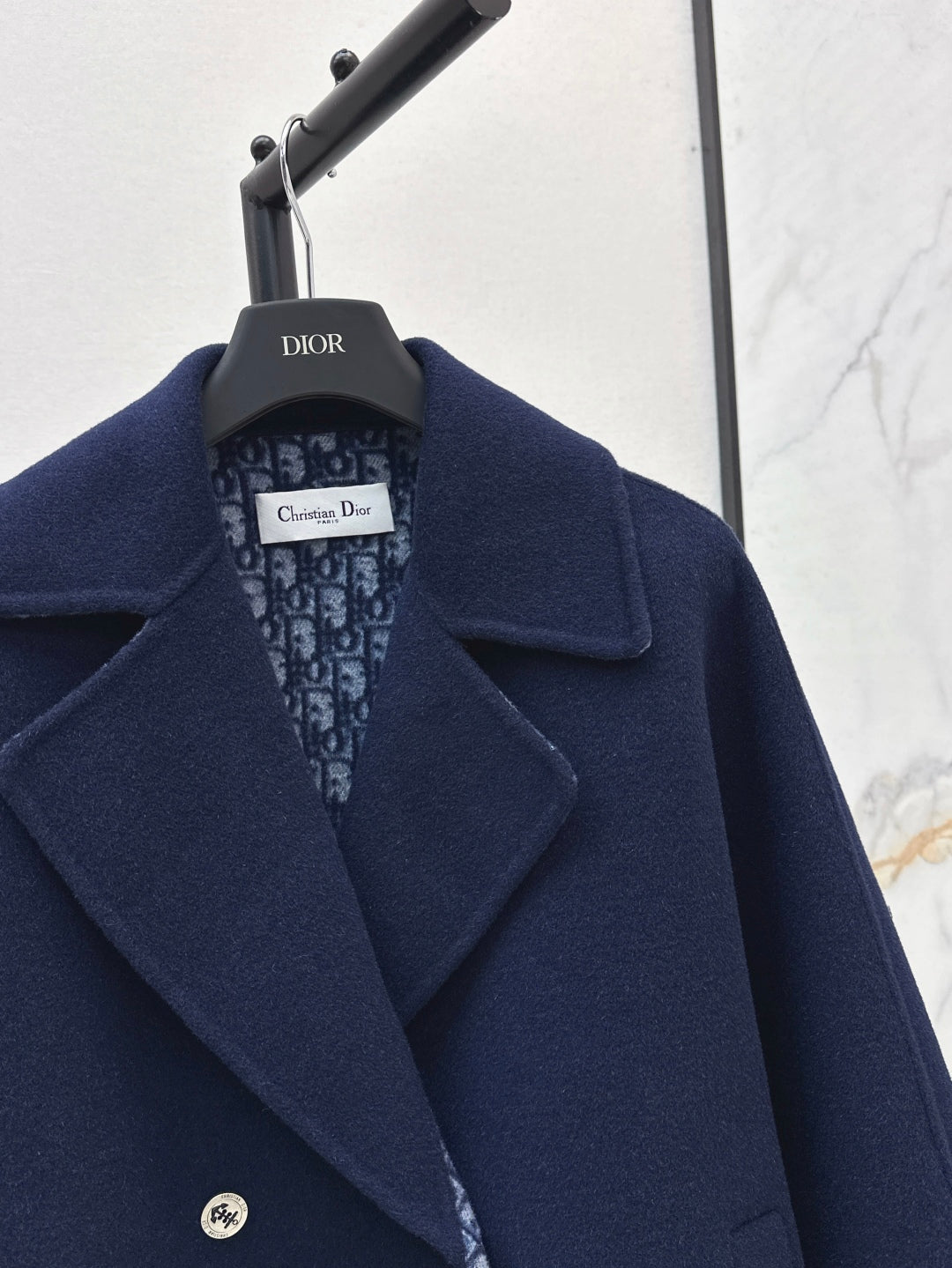 CD 25fw reversible coat