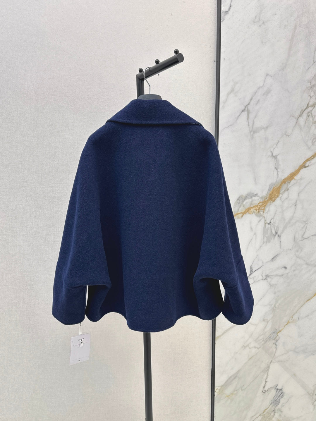 CD 25fw reversible coat