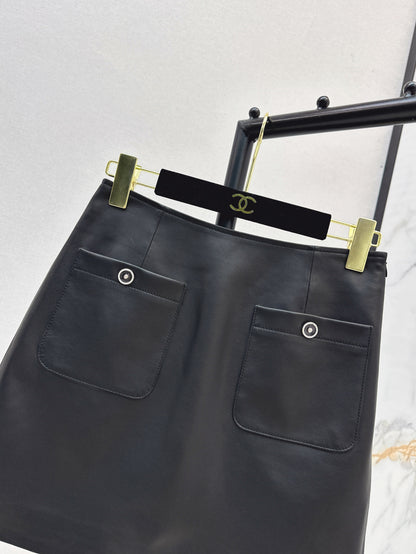 Chan 25fw leather skirt