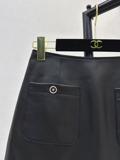 Chan 25fw leather skirt