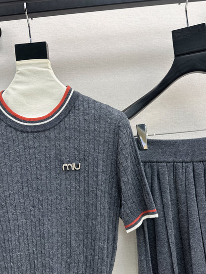 Miu 25fw knitted suit
