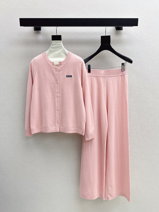 Max 25fw knitted suit