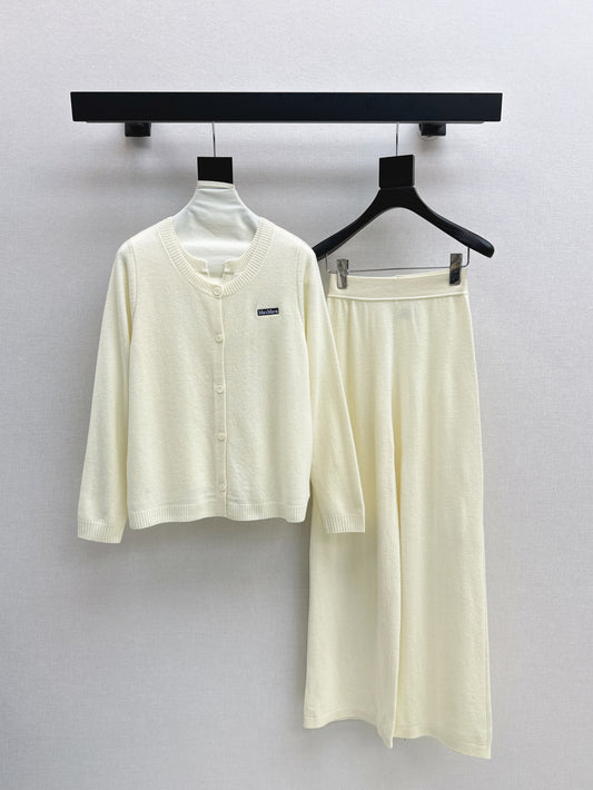 Max 25fw knitted suit